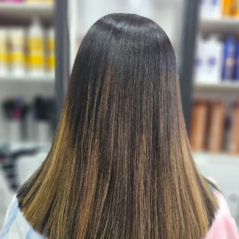 Rear view of hair after treatment, comparison 2